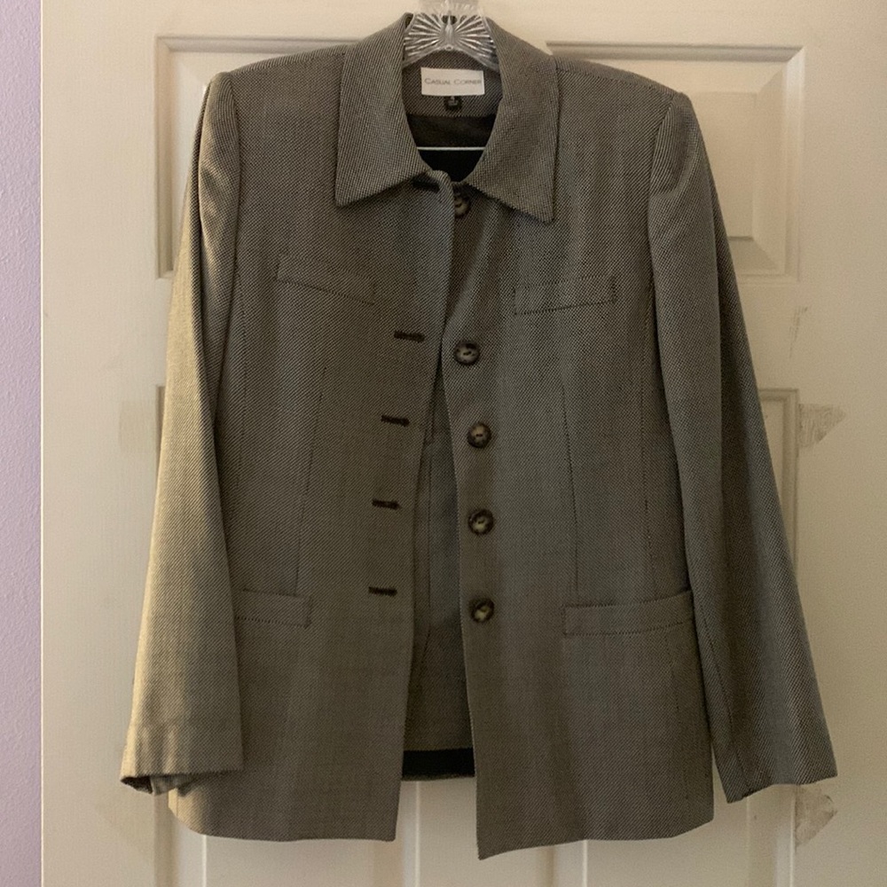 2 piece suit set with skirt size 4